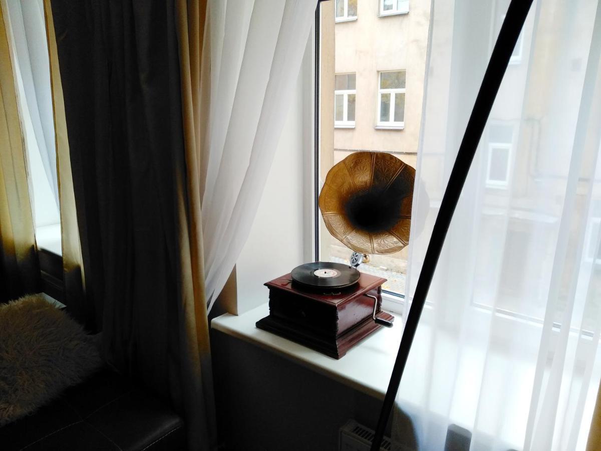 Ferienwohnung Baltic Amber In Diplomatic District & Free Parking Riga Exterior foto