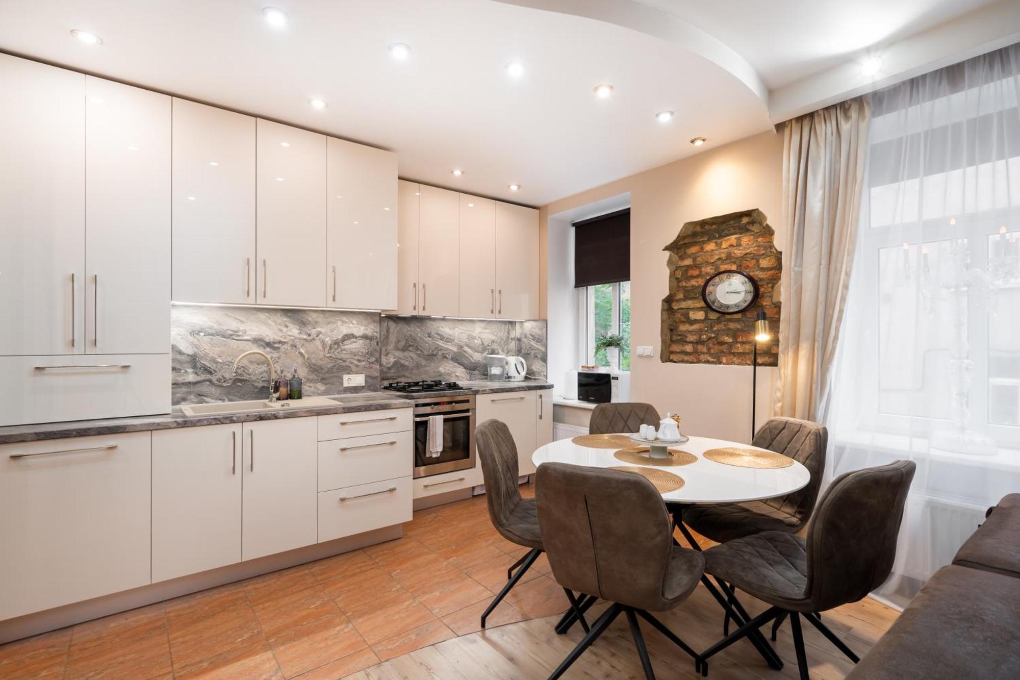 Ferienwohnung Baltic Amber In Diplomatic District & Free Parking Riga Exterior foto