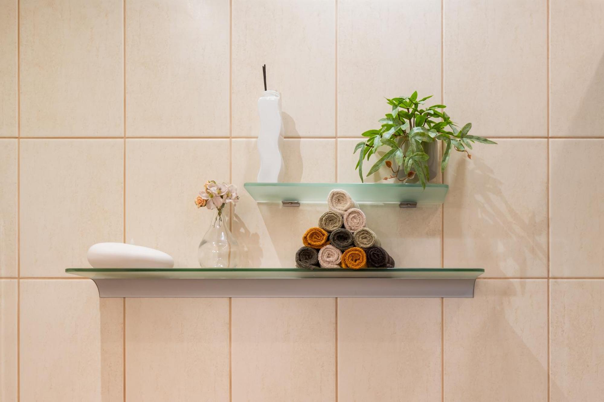 Ferienwohnung Baltic Amber In Diplomatic District & Free Parking Riga Exterior foto