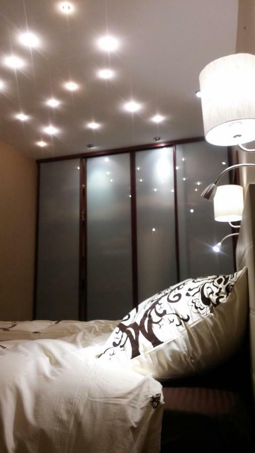 Ferienwohnung Baltic Amber In Diplomatic District & Free Parking Riga Exterior foto
