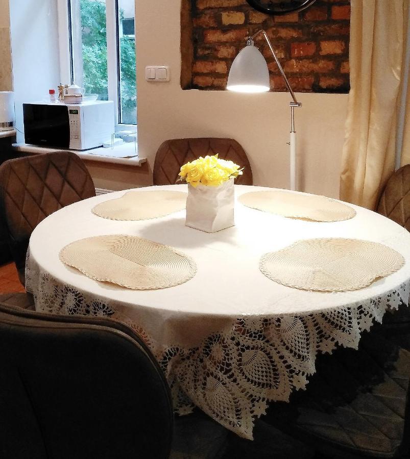 Ferienwohnung Baltic Amber In Diplomatic District & Free Parking Riga Exterior foto